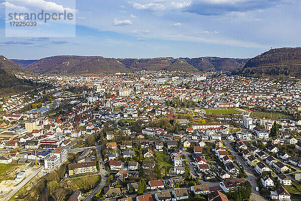 Deutschland  Baden Württemberg  Geislingen an der Steige  Luftbild Stadtbild mit Ein- und Mehrfamilienhäusern