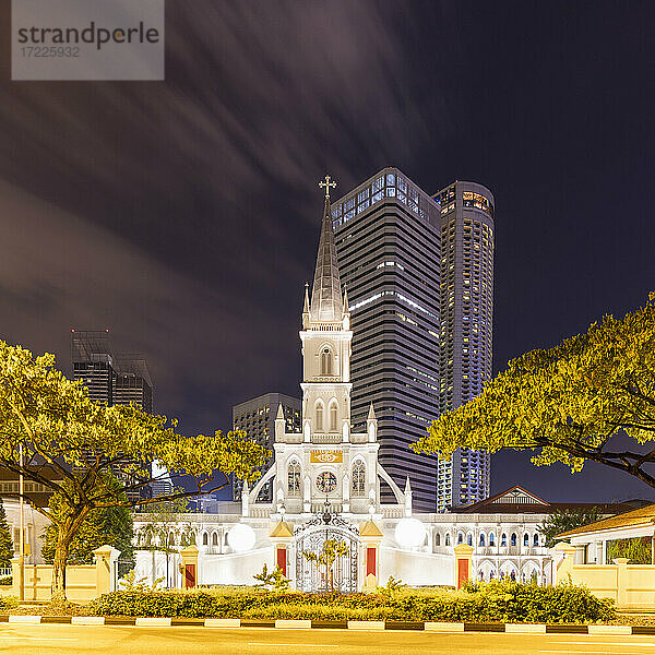 Singapur  Chijmes bei Nacht