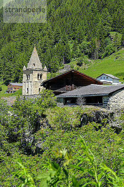 Schweiz  Wallis  Bourg-Saint-Pierre  Stadtgebäude im Val d'Entremont