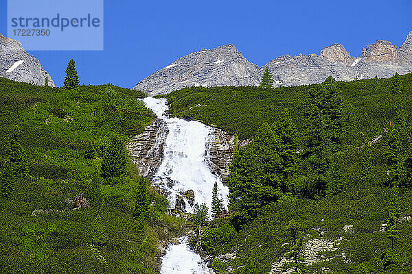 Wasserfall Unterschrammachbach  Zillertaler Alpen  Zillertal  Tirol  Österreich