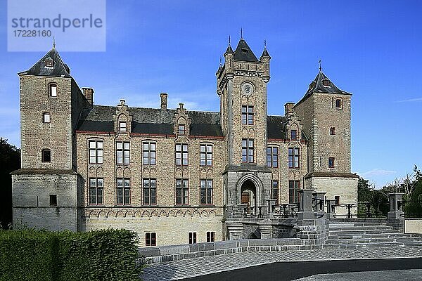 Wasserschloss Streekhuis Kasteel Tillegem in Sint Michiels bei Brügge  Westflandern  Belgien  Europa