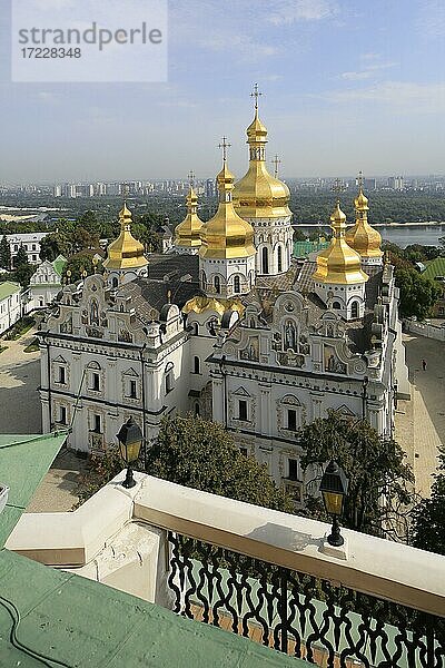 Blick auf Mariä-Entschlafens-Kathedrale  Kiewer Höhlenkloster  Kiew  Ukraine  Europa