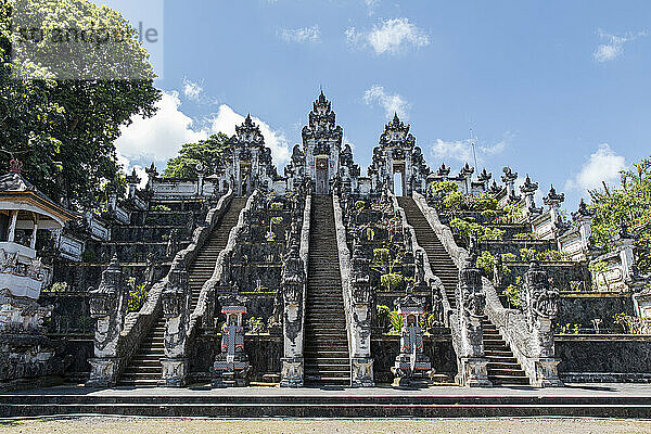 Treppe des Pura Lempuyang-Tempels  Bali  Indonesien  Südostasien  Asien