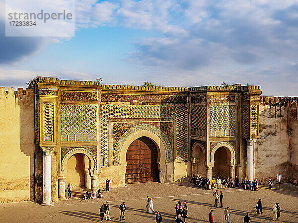 Bab Mansur (Bab Mansour)  Tor der Alten Medina  UNESCO-Weltkulturerbe  Blick von oben  Meknes  Region Fez-Meknes  Marokko  Nordafrika  Afrika