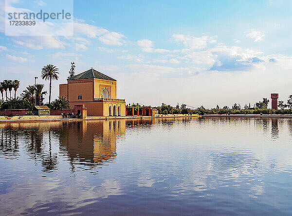 Der Pavillon in den Menara-Gärten  Marrakesch  Region Marrakesch-Safi  Marokko  Nordafrika  Afrika