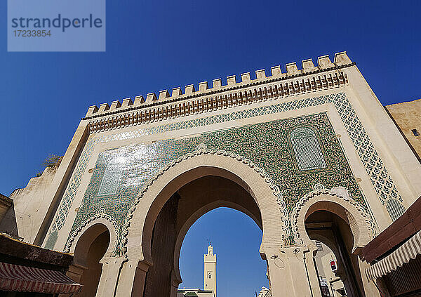 Bab Bou Jeloud Tor zur alten Medina in Fes  Region Fez-Meknes  Marokko  Nordafrika  Afrika