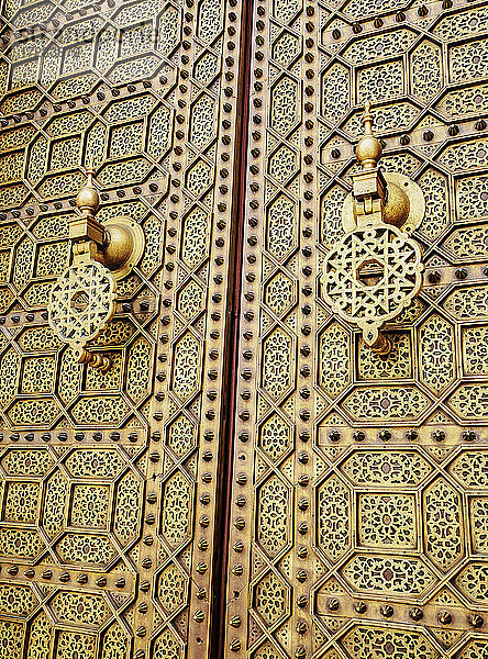 Türen der Hassan-Moschee  Detailaufnahme  Rabat  Region Rabat-Sale-Kenitra  Marokko  Nordafrika  Afrika