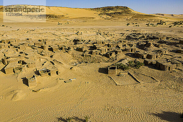 Luftaufnahmen der Salzminen von Fachi  Tenere-Wüste  Niger  Westafrika  Afrika