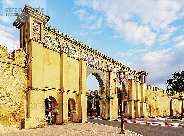 Moulay Ismail Mausoleum Tor  Meknes  Region Fez-Meknes  Marokko  Nordafrika  Afrika