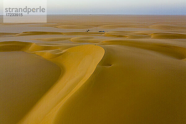 Luftaufnahmen von Sanddünen bei Sonnenuntergang  Dirkou  Djado Plateau  Niger  Westafrika  Afrika