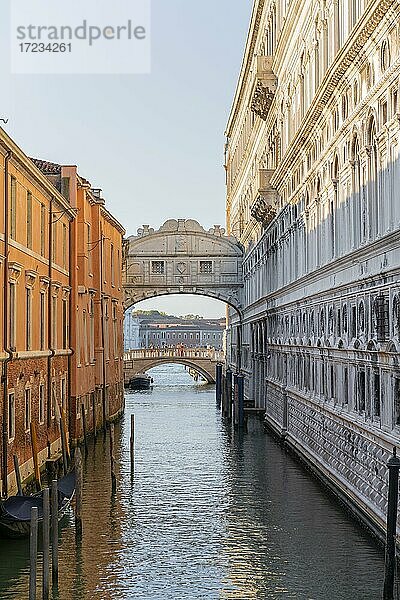 Kanal Rio di Palazzo  hinten Seufzerbrücke  Venedig  Venetien  Italien  Europa