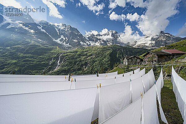Wäsche trocknet an einer Wäscheleine  Berghotel Obersteinberg  Lauterbrunnen  Berner Alpen  Berner Oberland  Schweiz  Europa