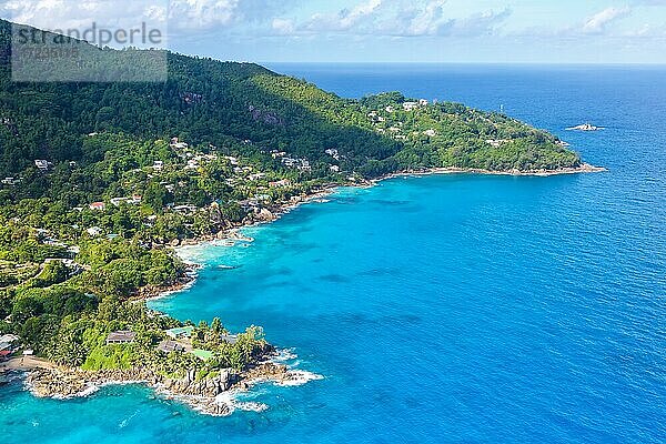Landschaft Meer Luxus Villa Strand Ozean Luftbild Vogelperspektive  Mahe  Seychellen  Afrika