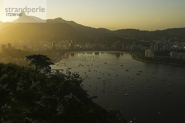 Blick auf Rio de Janeiro vom Zuckerhut  Rio de Janeiro  Brasilien