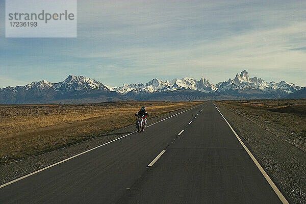 Motorrad auf der Route 40  Patagonien  Gletscher-Nationalpark  El Chalten  Provinz Santa Cruz Argentinien