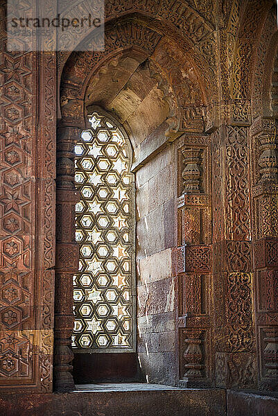Qutub Minar  UNESCO-Weltkulturerbe  Neu-Delhi  Indien  Asien
