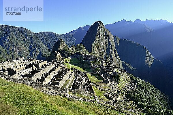Ruinenstadt der Inka mit Berg Huayna Picchu  Machu Picchu  Provinz Urubamba  Peru  Südamerika
