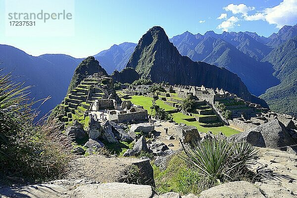 Ruinenstadt der Inka mit Berg Huayna Picchu  Machu Picchu  Provinz Urubamba  Peru  Südamerika