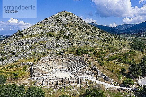 Luftaufnahme des Amphitheaters  Unesco-Weltkulturerbe Philippi  Mazedonien  Griechenland  Europa