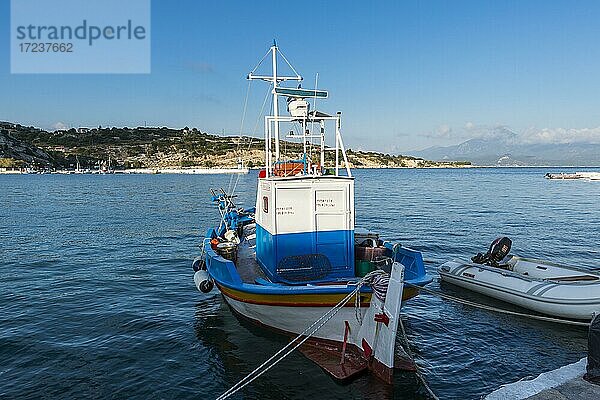 Kleines Fischerboot  Samos  Griechenland  Europa