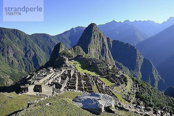 Ruinenstadt der Inka mit Berg Huayna Picchu  Machu Picchu  Provinz Urubamba  Peru  Südamerika