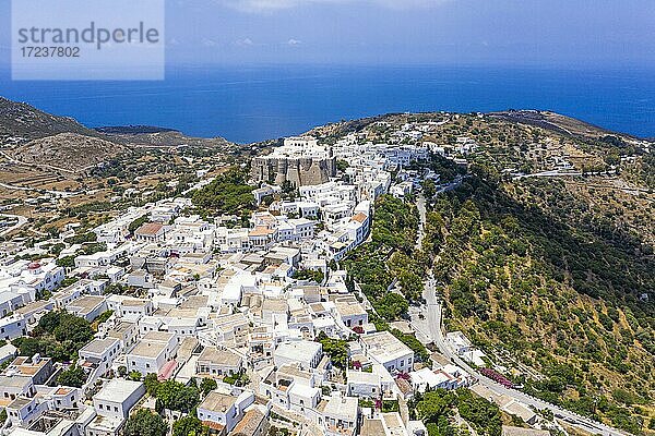 Luftaufnahme der Unesco-Weltkulturerbestätte  Kloster des Heiligen Johannes des Theologen  Chora  Patmos  Griechenland  Europa