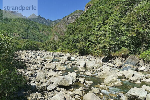 Landschaft am Rio Urubamba  Machu Picchu  Provinz Urubamba  Peru  Südamerika