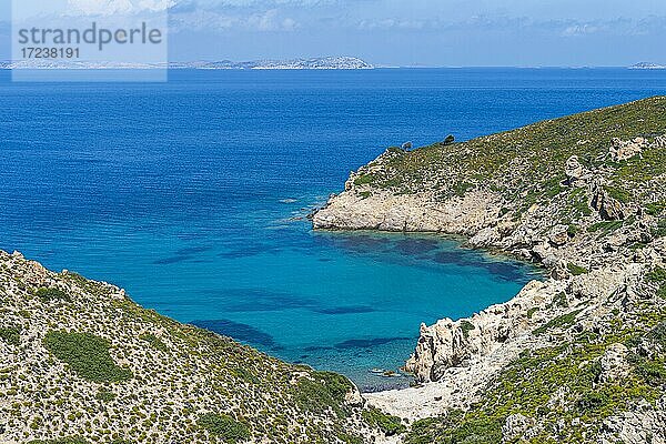 Kleine Bucht mit klarem Wasser  Patmos  Griechenland  Europa