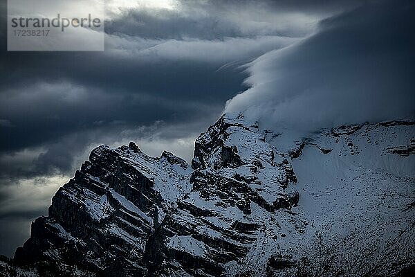 Verschneiter Gipfel der Civetta Gruppe  Zoldo Alto  Val di Zoldo  Dolomiten  Italien  Europa