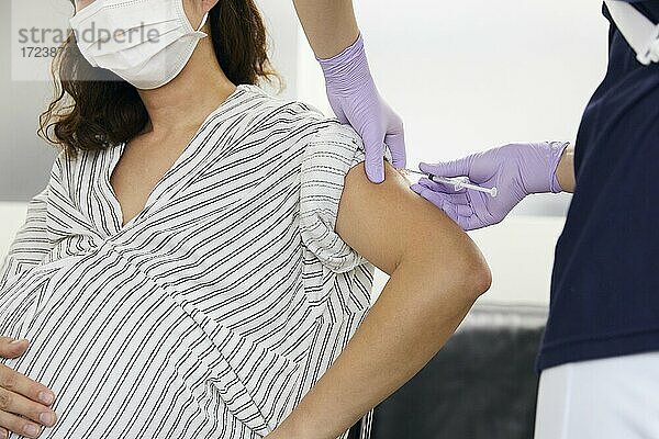 Injektion des Impfstoffs