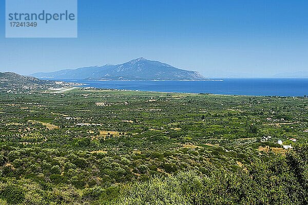 Blick über das südliche Samos und die türkische Küste  Griechenland  Europa