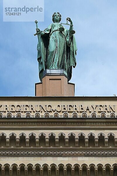 Figur der Justitia auf dem Gebäude der Regierung von Oberbayern  1856-1864  München  Oberbayern  Bayern  Deutschland  Europa