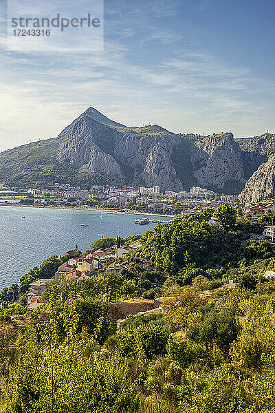 Kroatien  Gespanschaft Split-Dalmatien  Omis  Küstenstadt am Zusammenfluss von Adriatischem Meer und Cetina