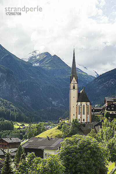 Österreich  Kärnten  Heiligenblut  Kirche in den Alpen