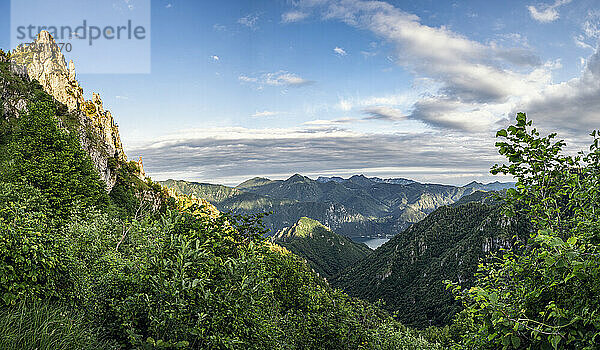 Tal in der Nähe des Idrosees in der Provinz Brescia  Lombardei  Italien