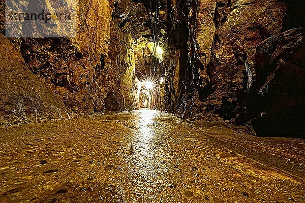 Tunnel in einem Bergstollen  Nordschwarzwald  Deutschland  Europa