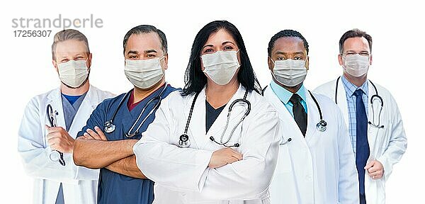 Medizinisches Personal im Gesundheitswesen  die inmitten der Coronavirus-Pandemie medizinische Gesichtsmasken tragen