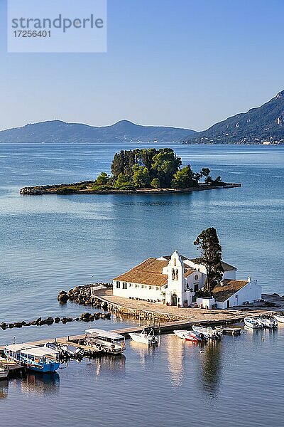 Corfu Vlachernon Vlacherna Kirche Kanoni Insel Reise reisen Meer Boote Boot auf Korfu  Griechenland  Europa