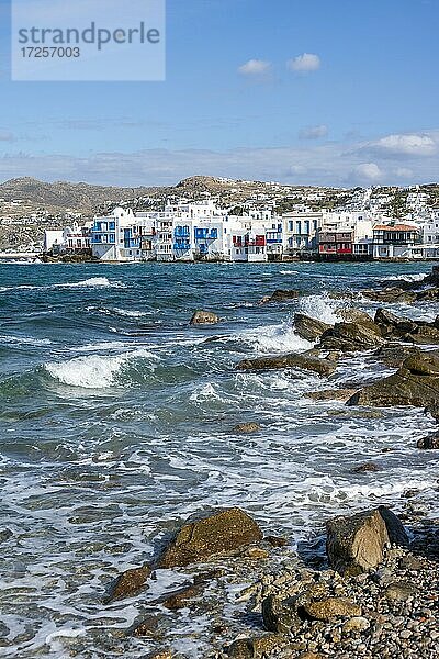 Weiße Häuser am Meer  Klein-Venedig  Chora  Mykonos Stadt  Mykonos  Kykladen  Griechenland  Europa