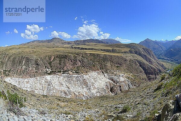 Terrassen zur Salzgewinnung  Salinas de Maras  Valle Sagrada  Provinz Urubamba  Peru  Südamerika