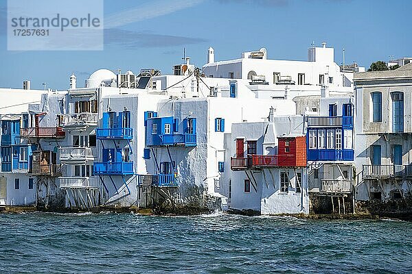 Weiße Häuser am Meer  Klein-Venedig  Chora  Mykonos Stadt  Mykonos  Kykladen  Griechenland  Europa