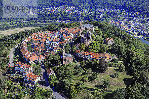 Luftaufnahme der Burgfeste Dilsberg in Neckargemünd im UNESCO-Global-Geopark Bergstraße-Odenwald; Baden-Württemberg; Neckartal  Odenwald  Süddeutschland  Deutschland  Europa.