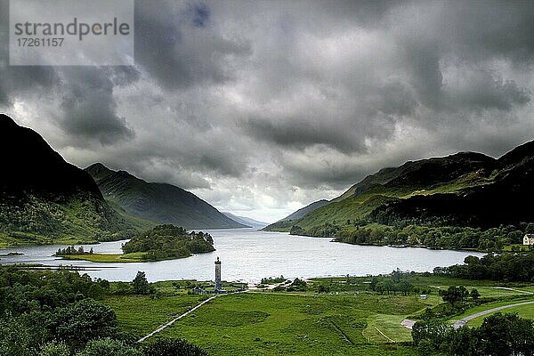 Loch Shiel  See  Glenfinnan Monument  Säule  Charles Edward Stuart  Bonnie Prince Charlie  2. Jakobiterrevolte  Jakobiteraufstand  Highlands  Hochland  Schottland  Großbritannien  Europa