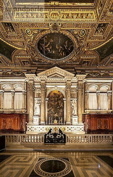 Haupthalle  Scuola Grande di San Rocco  prunkvolles Kunstmuseum  Werke von Renaissancekünstler Tintoretto  Venedig  Venetien  Italien  Europa