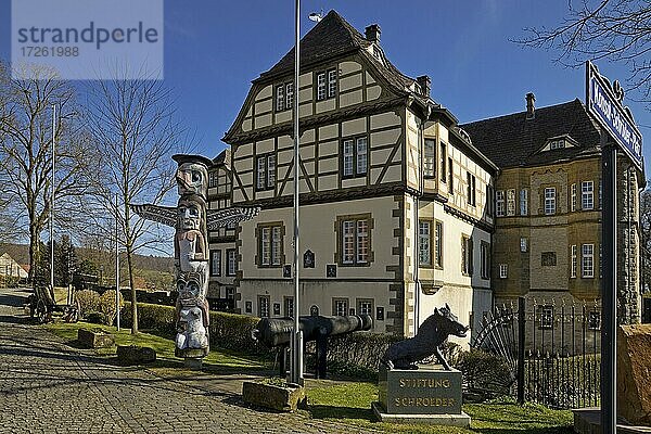 Wasserschloss Heerse  Bad Driburg  Ostwestfalen-Lippe  Nordrhein-Westfalen  Deutschland  Europa