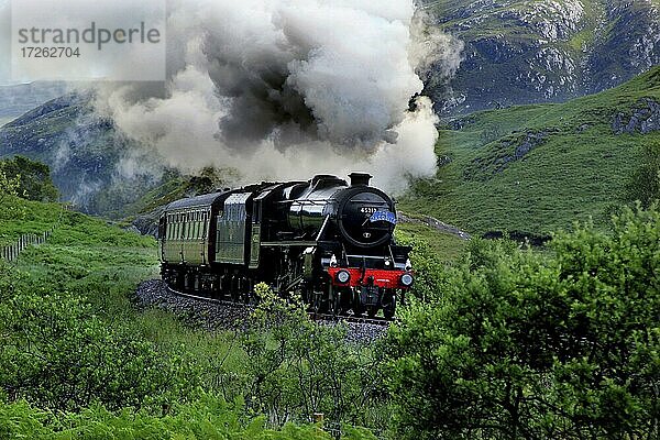 Jacobite Express  Dampflokomotive  Eisenbahn  Zug  West Highland Line  Harry Potter Hogwarts Express  Highlands  Hochland  Schottland  Großbritannien  Europa