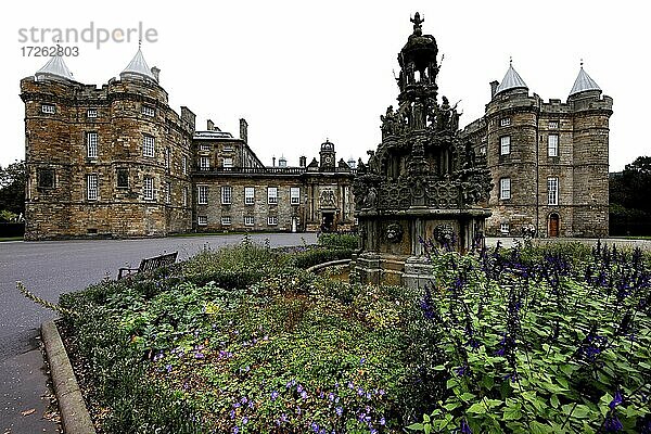 Palace of Holyroodhouse  Schloss  Königsschloss  Schottlandresidenz der Könige von Großbritannien  Edinburgh  Schottland  Großbritannien  Europa