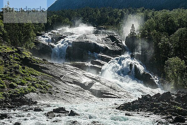 Wasserfall Tveitafossen  Kinsarvik  Norwegen  Europa