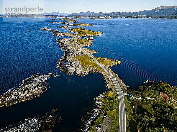 Luftaufnahme der Atlantikstraße  Bezirk More og Romsdal  Norwegen  Europa