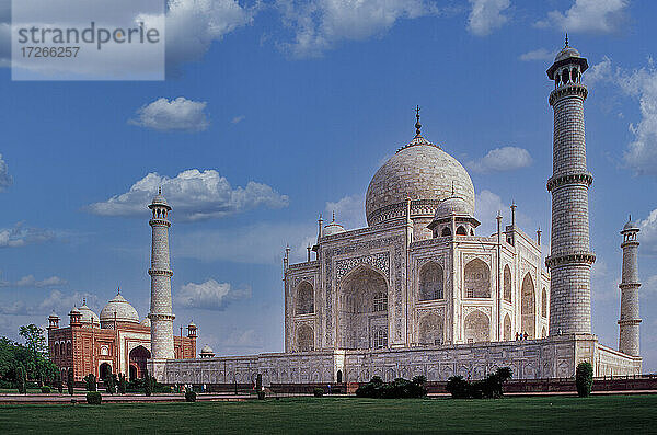 Indien  Uttar Pradesh  Agra  Taj Mahal mit Minaretten